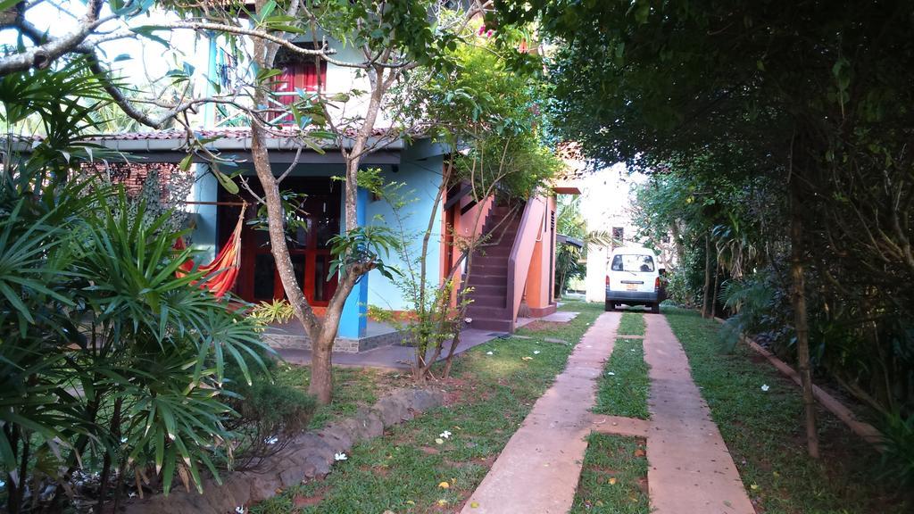 Sri Beach Bungalows And Villa Marawila Εξωτερικό φωτογραφία